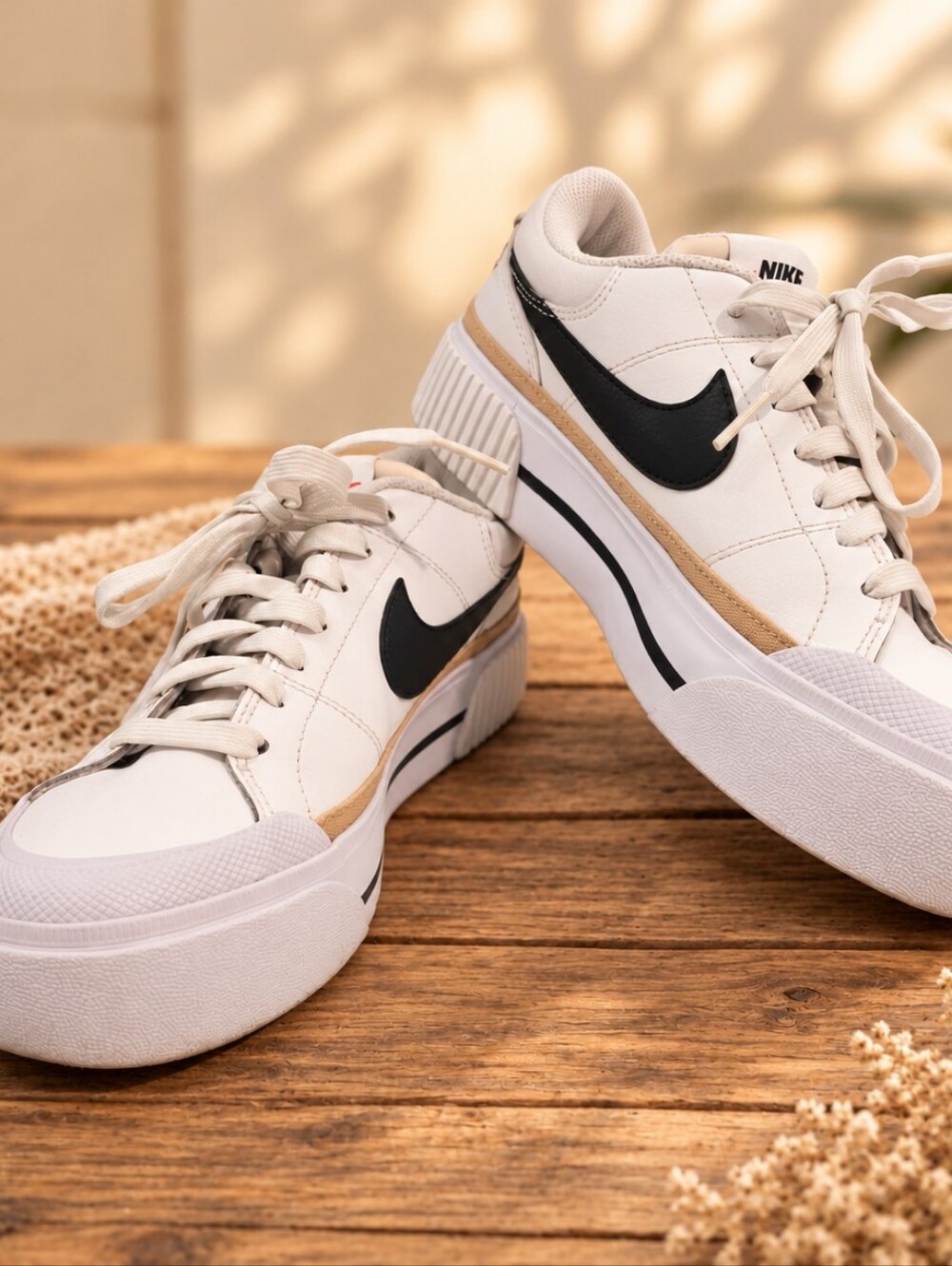 Nike Court Legacy Lift Women's White & Black Sneakers